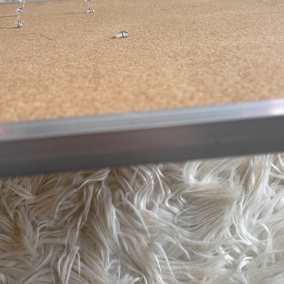 Small wall hanging bulletin board - Picture 5 of 16